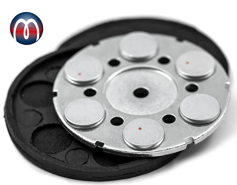 Sistema magnetico al neodimio Ø 43 mm - 88 mm nero gommato con foro svasato - tiene 10 kg - 55 kg